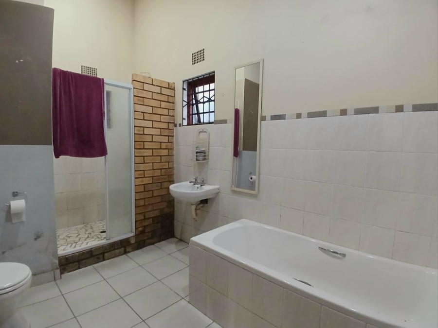 4 Bedroom Property for Sale in Beacon Bay Eastern Cape